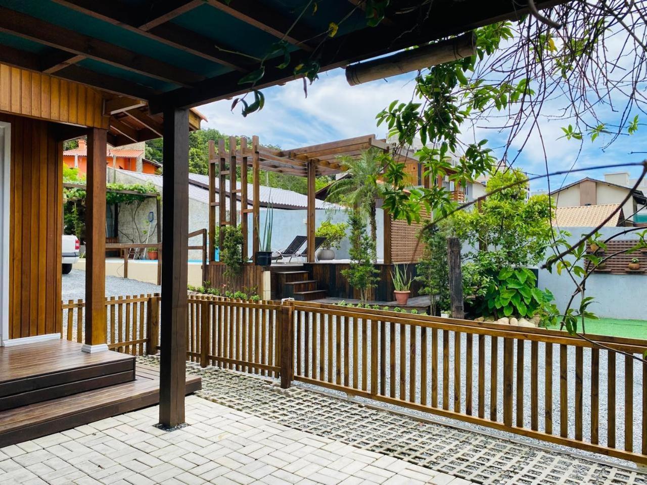 Villa Residencial Com Piscina Possui Jacuzzi Aquecida Com Hidromassagem Bombinhas Exterior foto