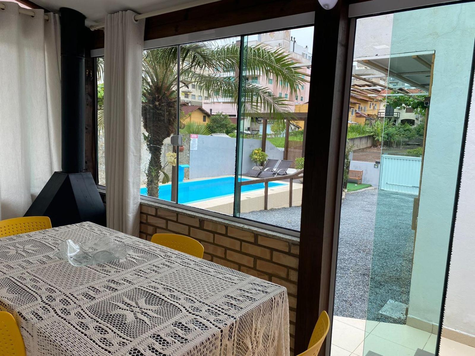 Villa Residencial Com Piscina Possui Jacuzzi Aquecida Com Hidromassagem Bombinhas Exterior foto