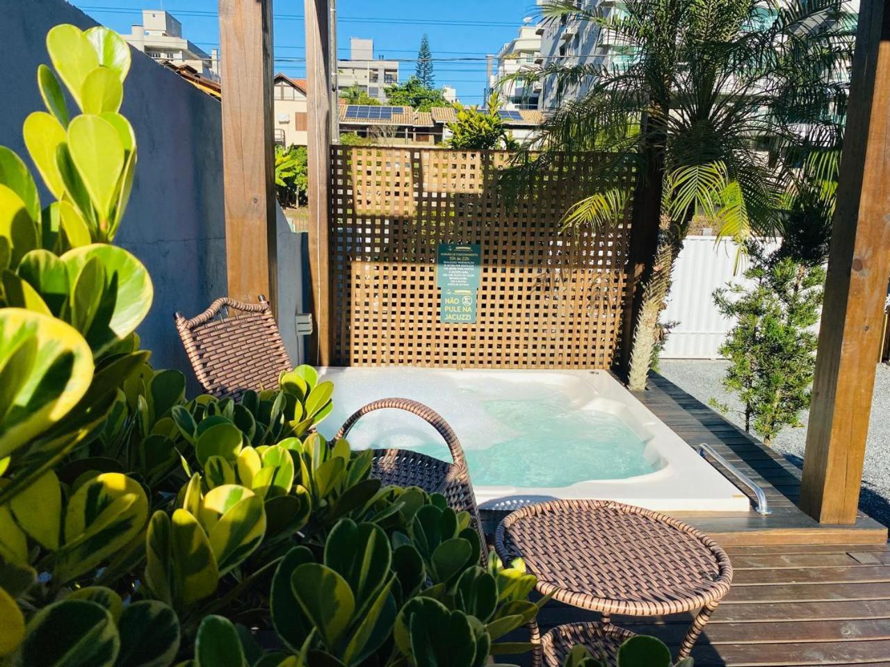 Villa Residencial Com Piscina Possui Jacuzzi Aquecida Com Hidromassagem Bombinhas Exterior foto